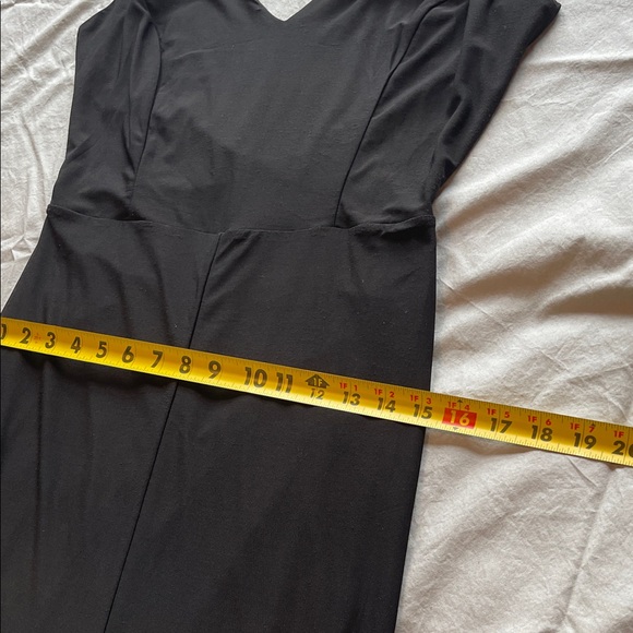 Windsor Black Sleeveless dress - Picture 5 of 12